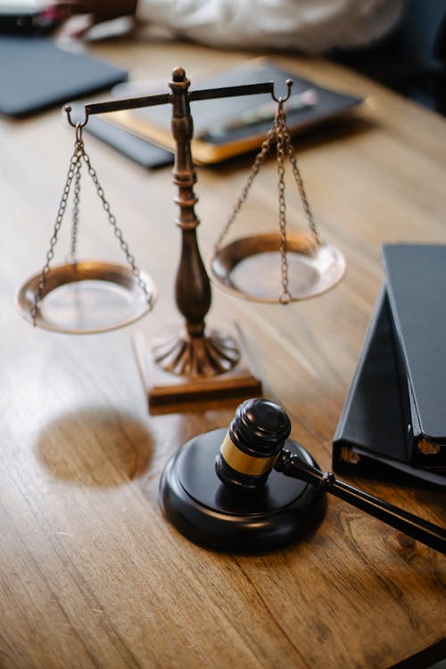 Scales of justice representing AI law and judicial hallucinations in Indian courts